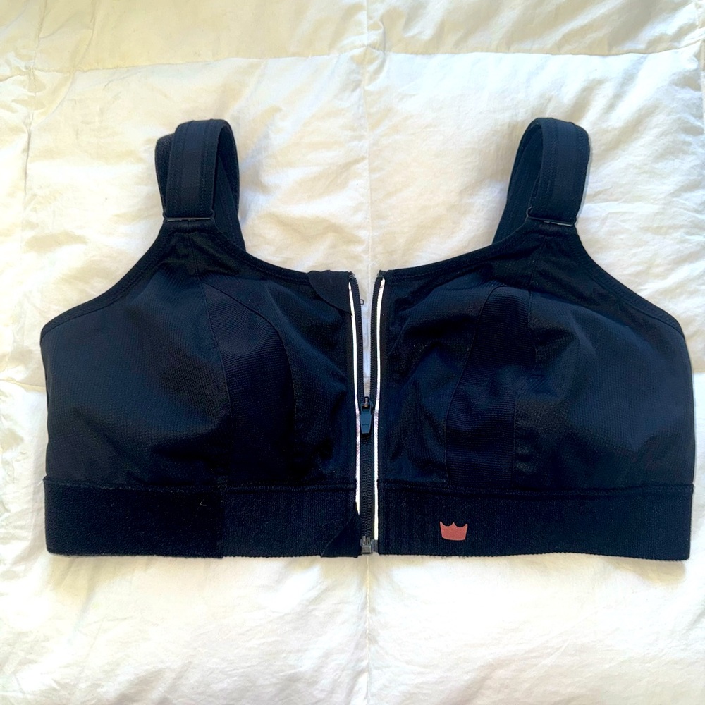 Never Worn/New Shefit black sports bra 3luxe